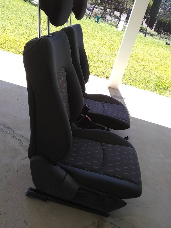 Interior/Upholstery - 2 Front Seats for 2002 to 2005 Mercedes C230 Sport Coupe - Used - 2002 to 2005 Mercedes-Benz C230 - Porter Ranch, CA 91326, United States