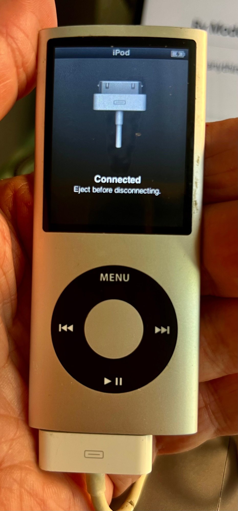 iPod Nano 4th Gen 16GB. Device Id like to cnnnect^^