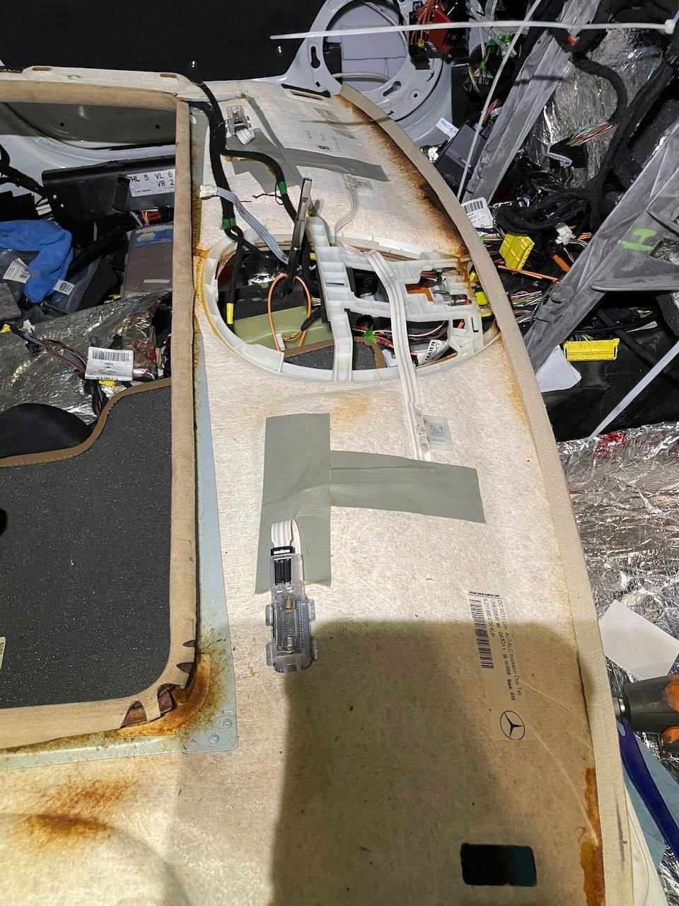 A more close-up view of the Front Edge which must be wedged up into place along the front edge of the Pano Frame (ie-just along the front edge of the SR Opening!)