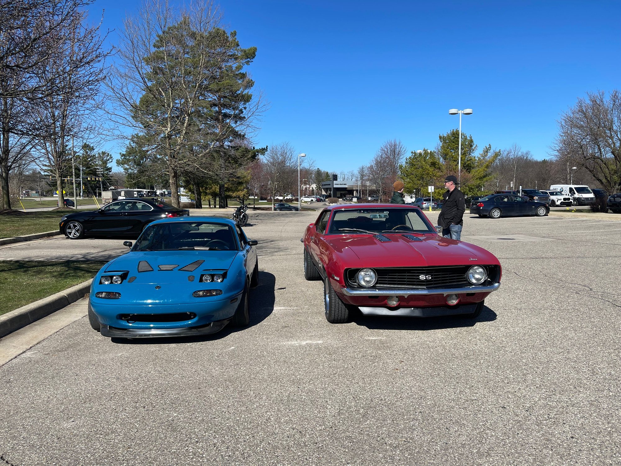 You couldn�t have a more diametrically opposed set of cars between best friends. 