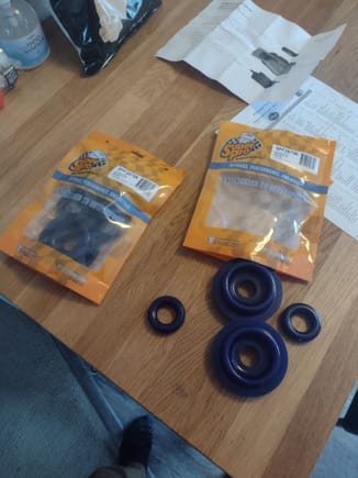 I got some Superpro diff bushing inserts. These should complement the poly motor mounts well.

They accidentally sent me two sets!