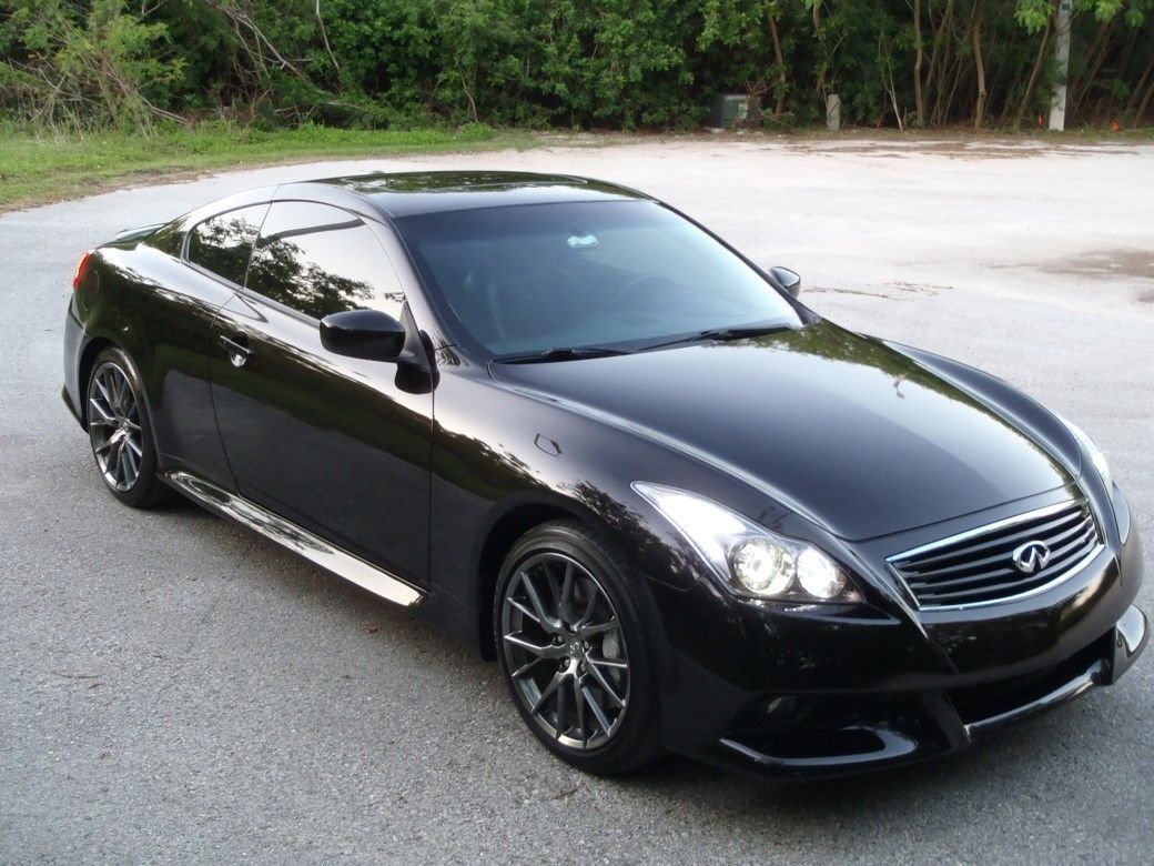 Infiniti g37 Black