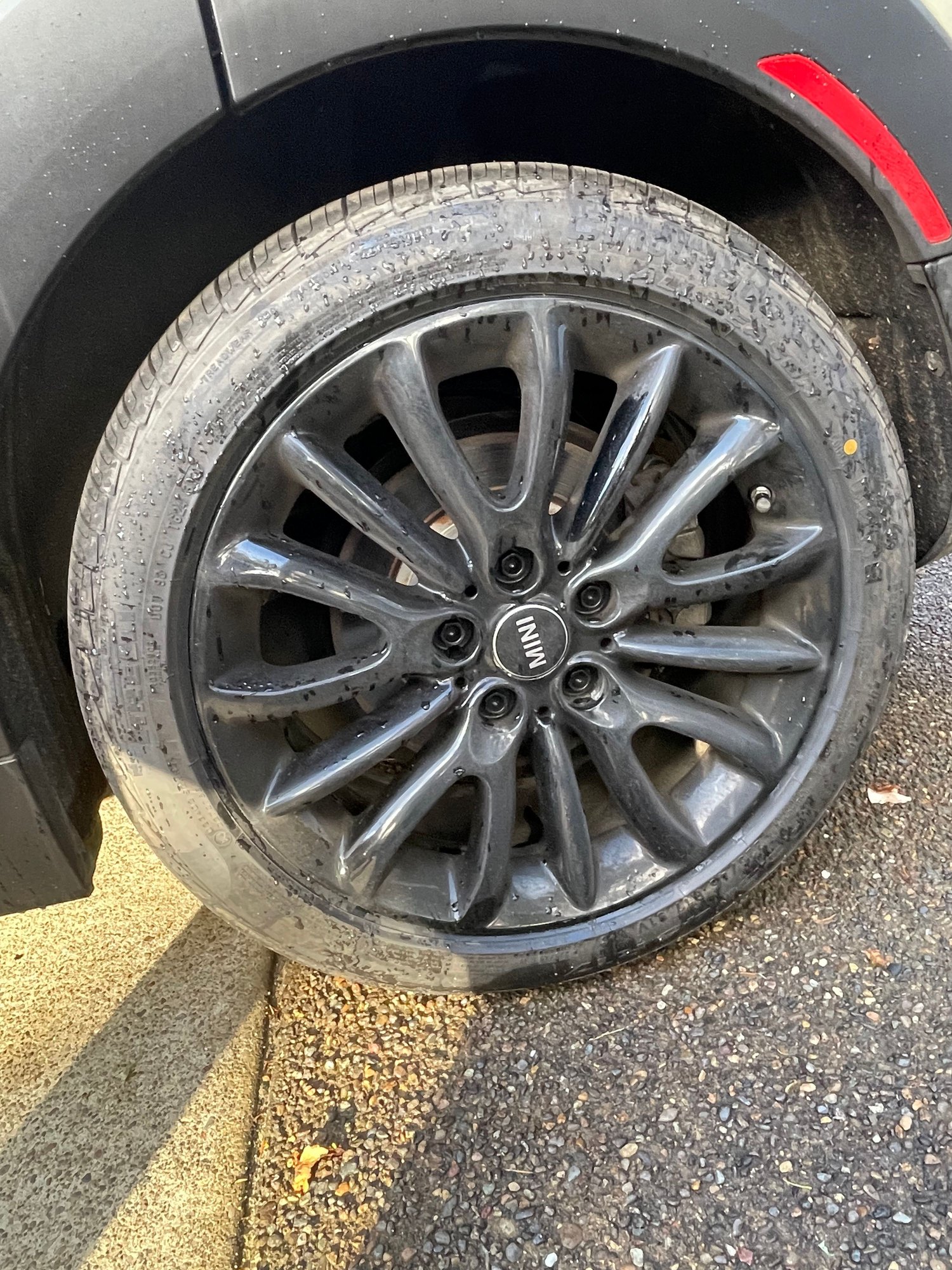Wheels and Tires/Axles - 4 pristine black 17inch OEM Mini wheels with almost new tires - Used - 2015 to 2019 Mini All Models - Portland, OR 97239, United States