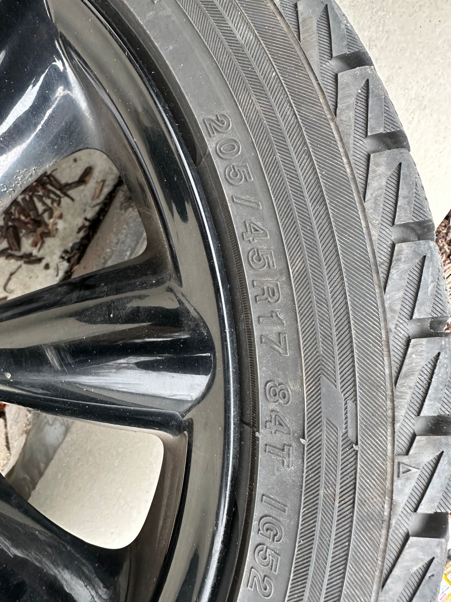Wheels and Tires/Axles - OEM wheels and snow tires - Used - 2007 to 2013 Mini R56: "Mk II" Mini Hatch/Hardtop range - Willow Springs, IL 60480, United States