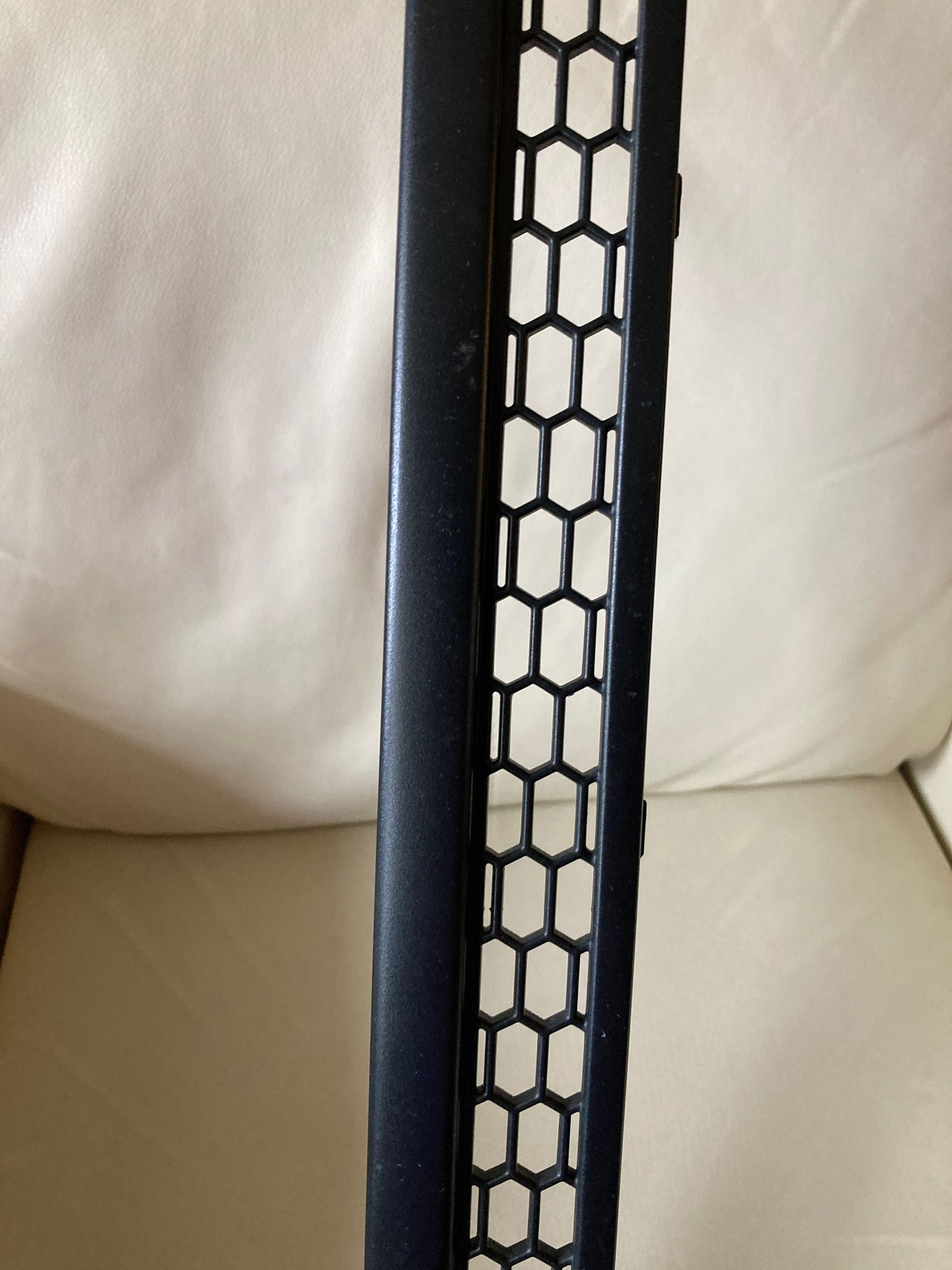 Exterior Body Parts - Aero upper bumper grill (OEM) (NLA) - Used - All Years  All Models - All Years  All Models - Brockton, MA 02302, United States