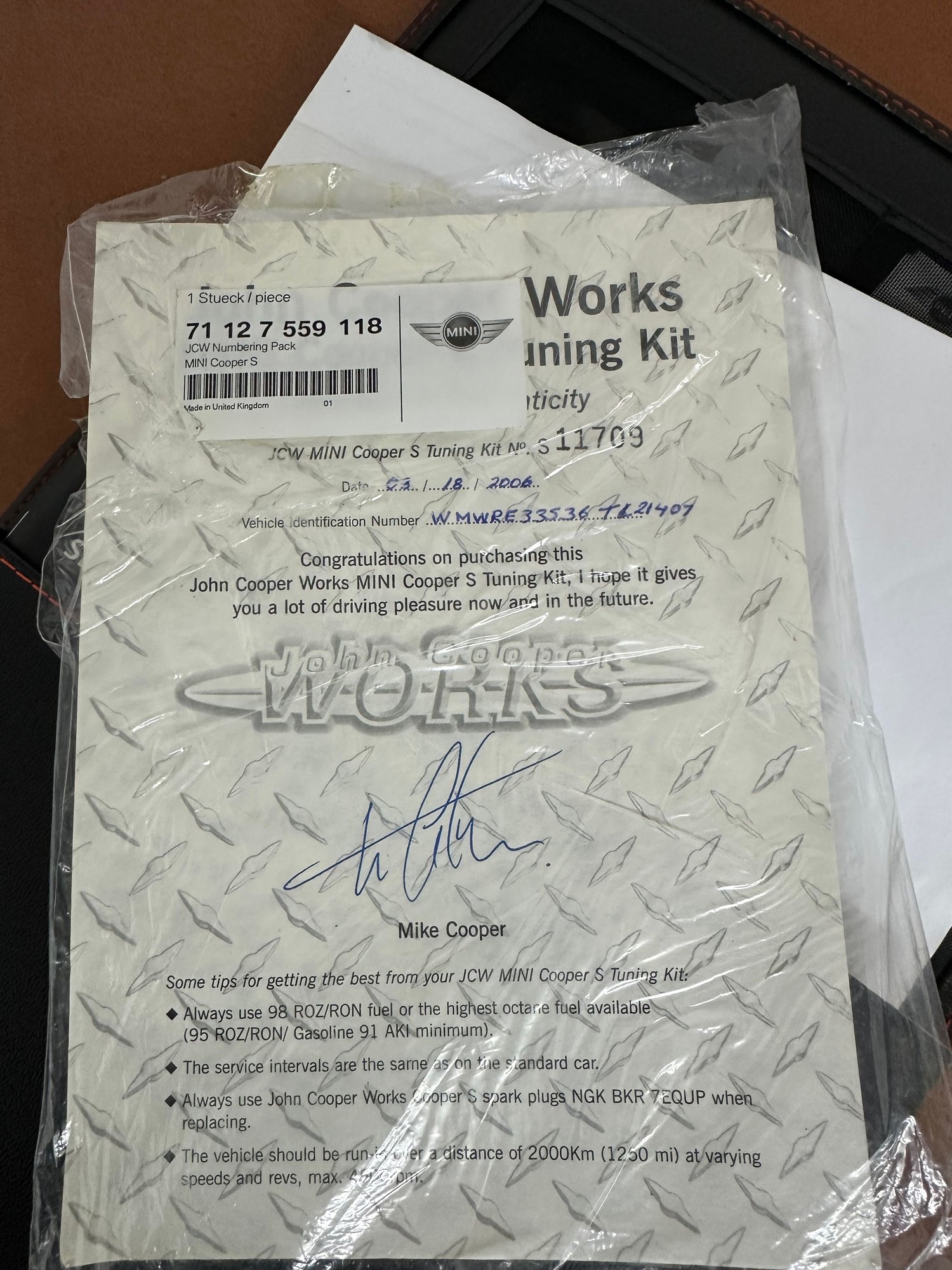 2006 Mini R53: "Mk I" Mini Cooper S - MINI R53 2006 Factory JCW Slicktop Checkmate - Used - VIN WMWRE33536TL21407 - 35,000 Miles - 4 cyl - 2WD - Manual - Hatchback - Black - Montreal, QC H2T2J2, Canada