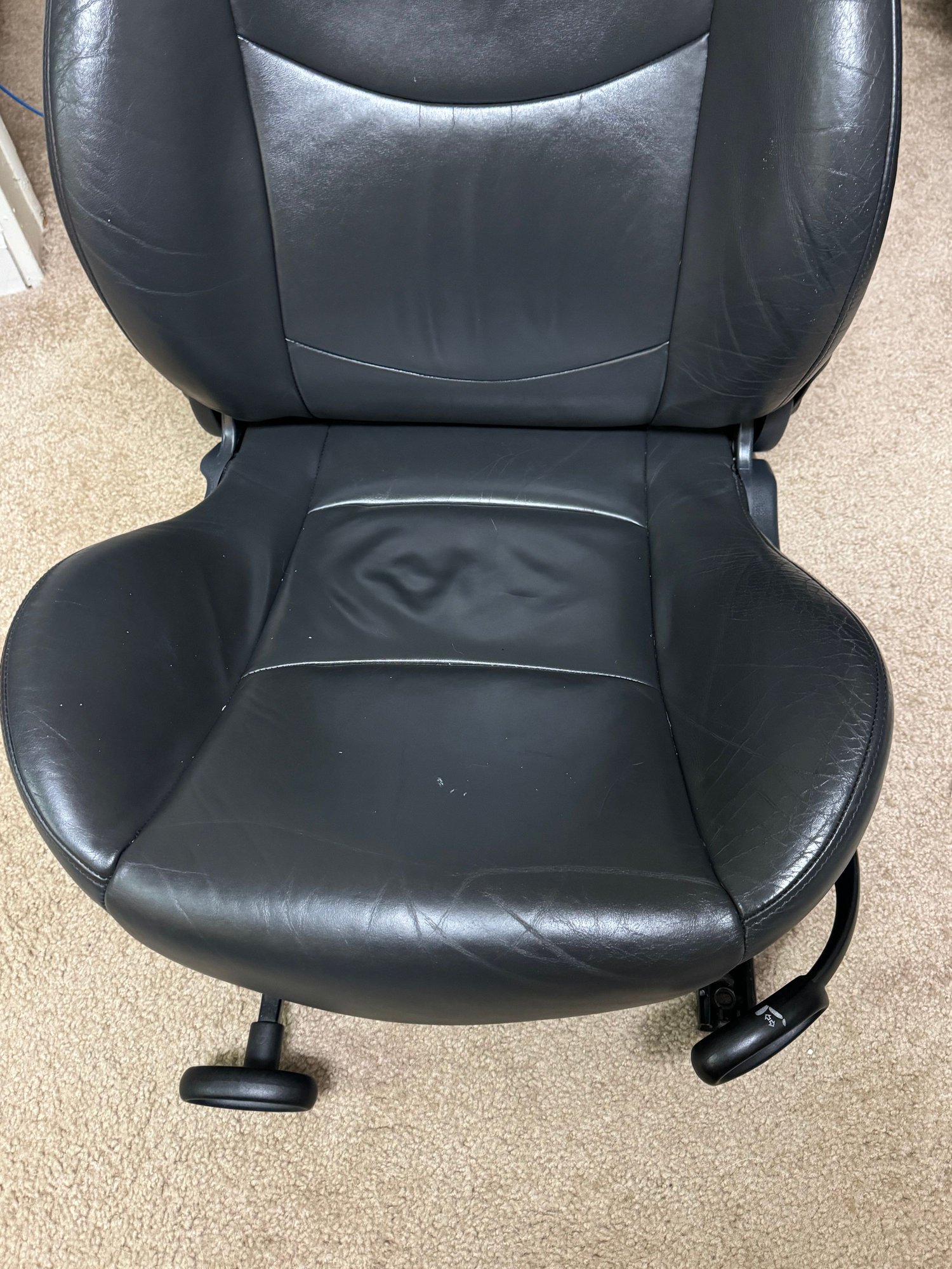 Interior/Upholstery - Gen 1 Black leather driver side seat - Used - 2002 to 2006 Mini R53: "Mk I" Mini Cooper S - 2002 to 2008 Mini R52: "Mk I" Mini Convertible - Cincinnati, OH 45255, United States