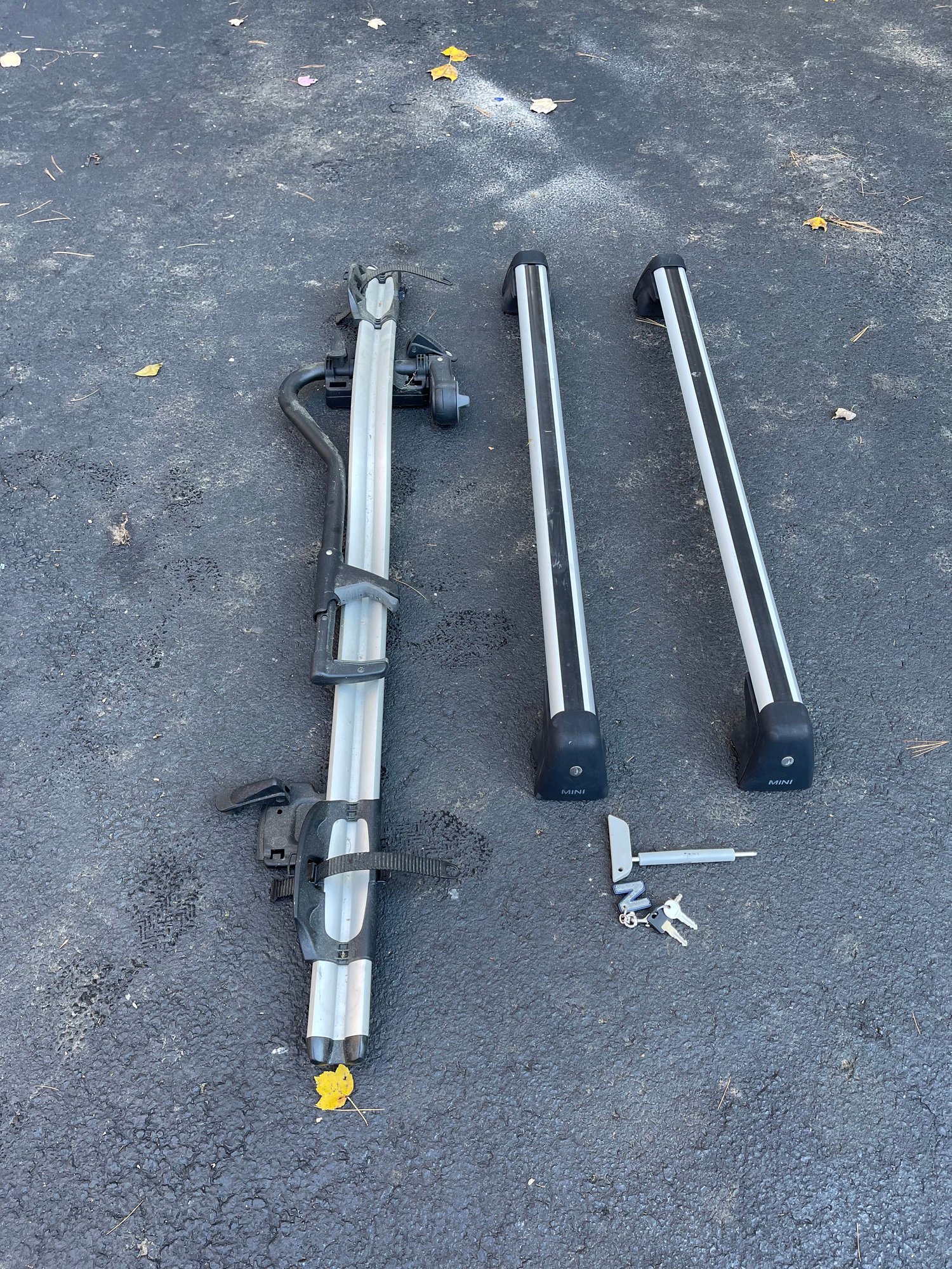 Miscellaneous - MINI Countryman 2011-2016 OEM Roof Rack and Bike Rack - Used - 2011 to 2016 Mini Countryman - Norwell, MA 02061, United States