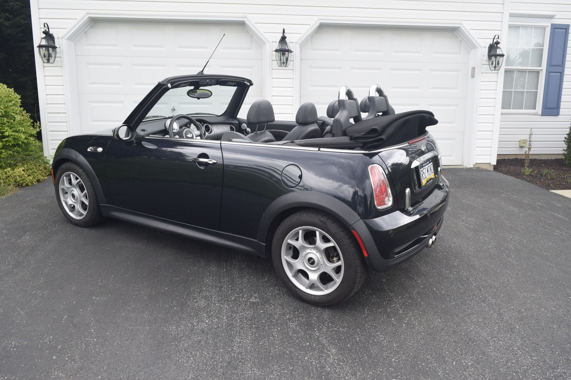 2006 Mini R52: "Mk I" Mini Convertible - 2006 R52 MINI Cooper S Manual with 23,000 miles - Used - VIN WMWRH33576TF88172 - 22,600 Miles - 4 cyl - 2WD - Manual - Convertible - Black - New Freedom, PA 17349, United States