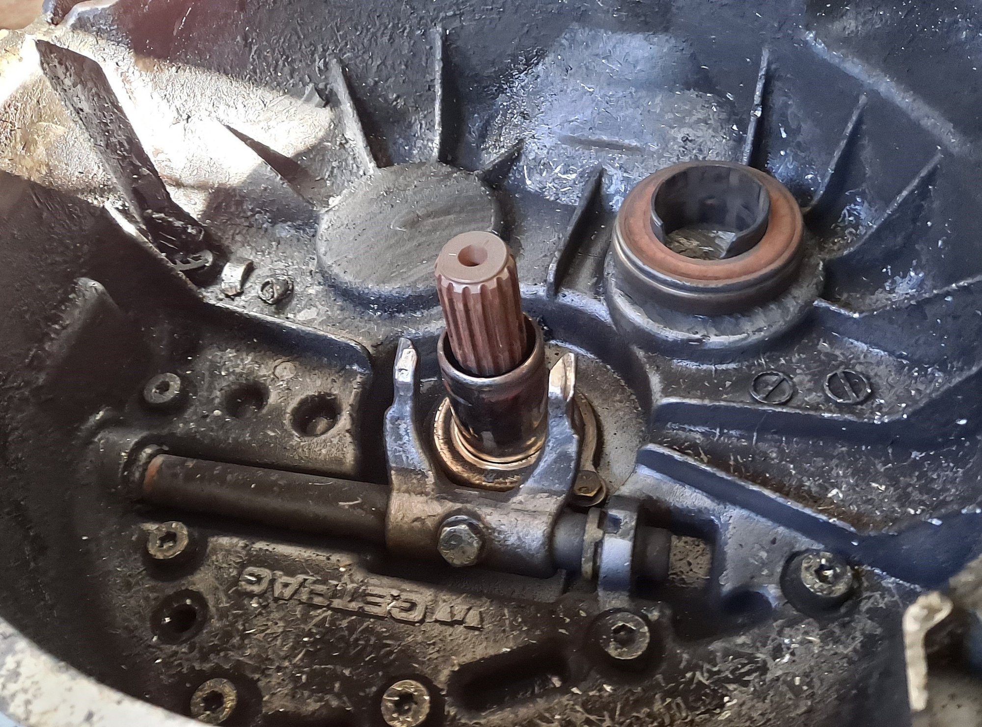 You can see the wear on the fork here, as well as the throwout bearing sitting off to the side.