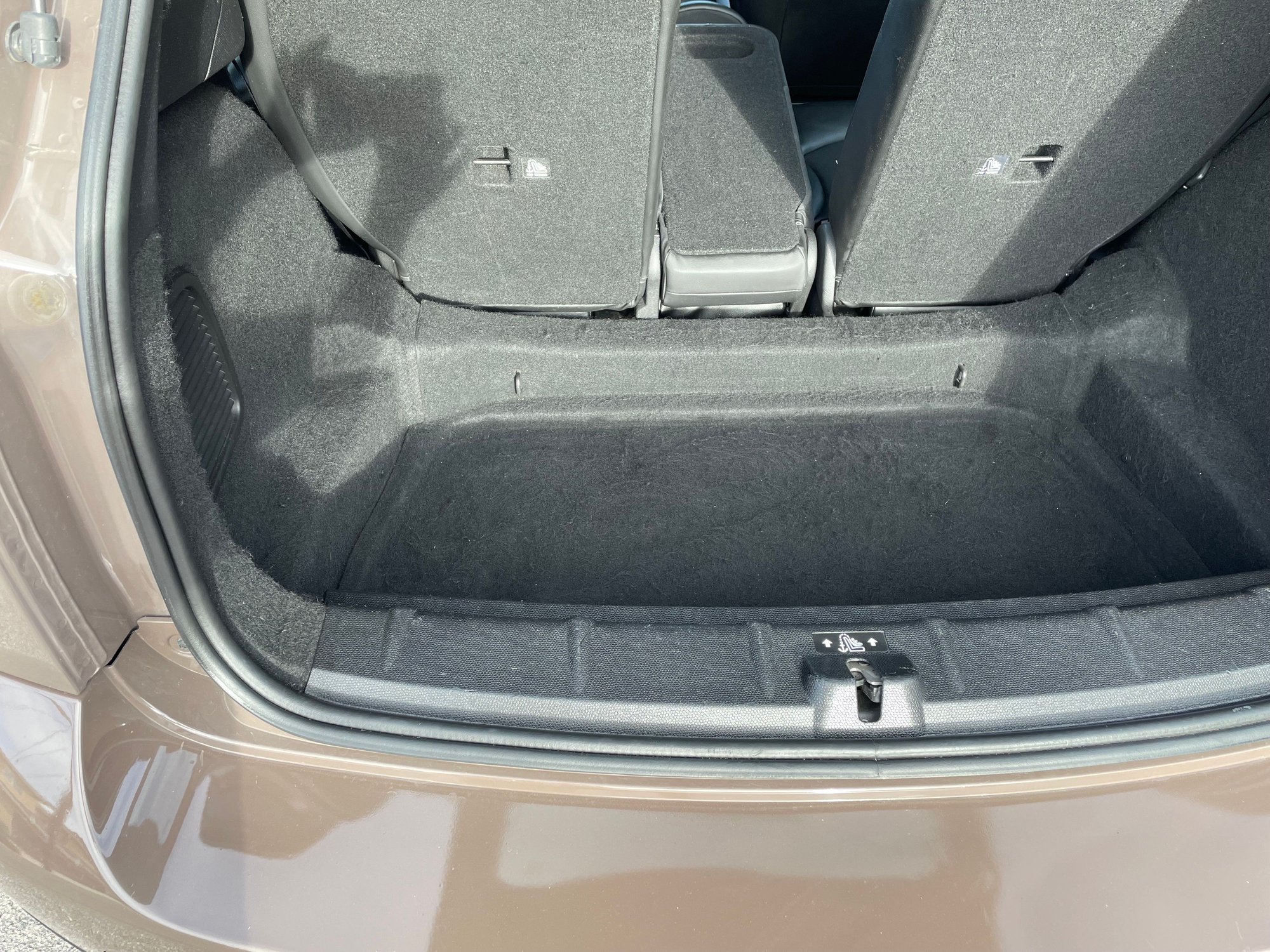 2014 Mini R60: Countryman - Cocoa Countryman - Fuel Efficient Manual - Used - VIN WMWZB3C56EWM31986 - 80,312 Miles - 4 cyl - 2WD - Manual - Brown - San Diego, CA 92106, United States