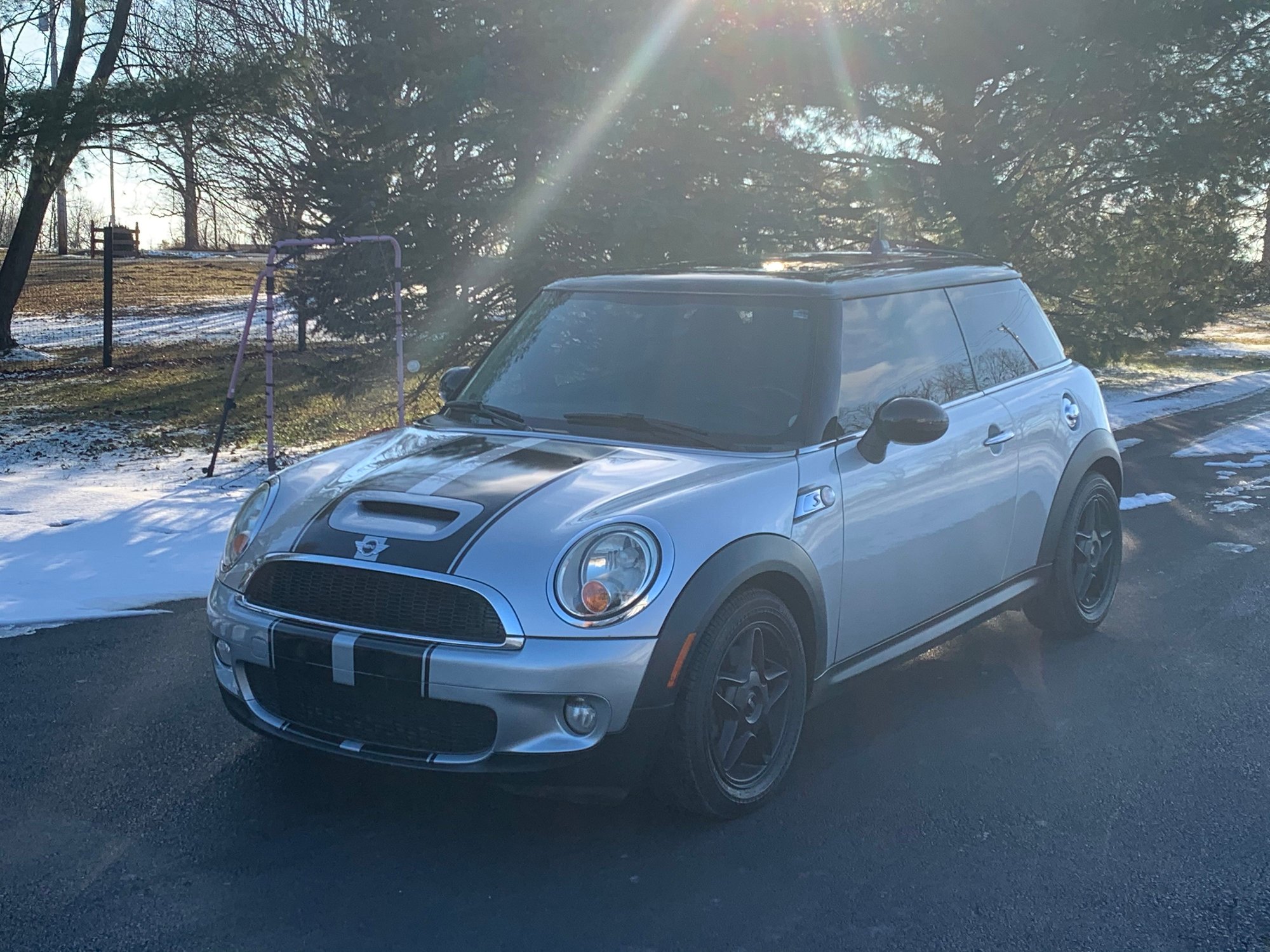 2008 Mini R56: "Mk II" Mini Hatch/Hardtop range - 2008 Mini Cooper S - Used - VIN WMWMF73528TV33328 - 92,700 Miles - 4 cyl - 2WD - Automatic - Hatchback - Silver - Cincinnati, OH 45013, United States