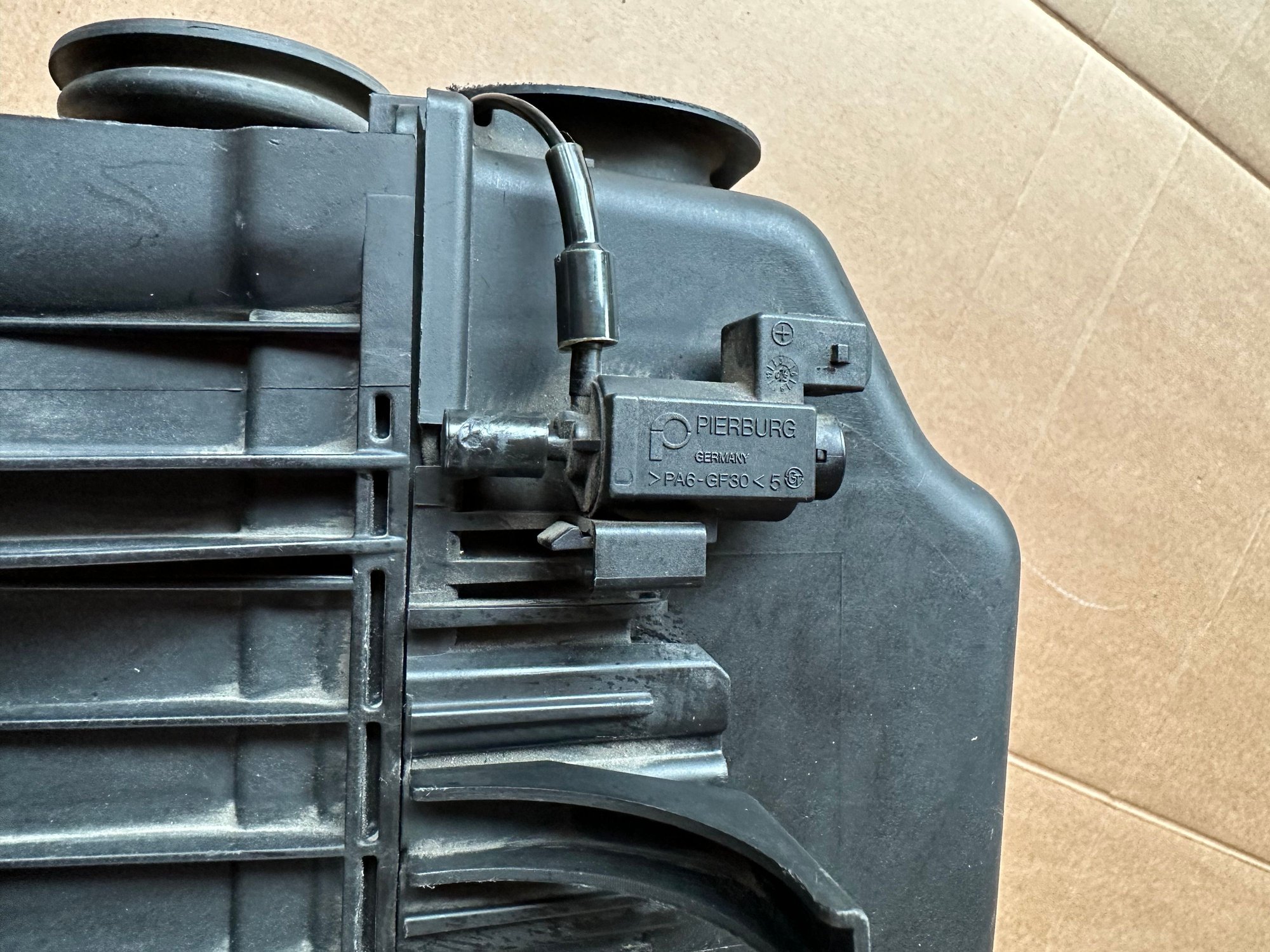 Engine - Intake/Fuel - R53 JCW air box with all ancilliaries - Used - 2002 to 2006 Mini R53: "Mk I" Mini Cooper S - Montreal, QC H3H2J2, Canada