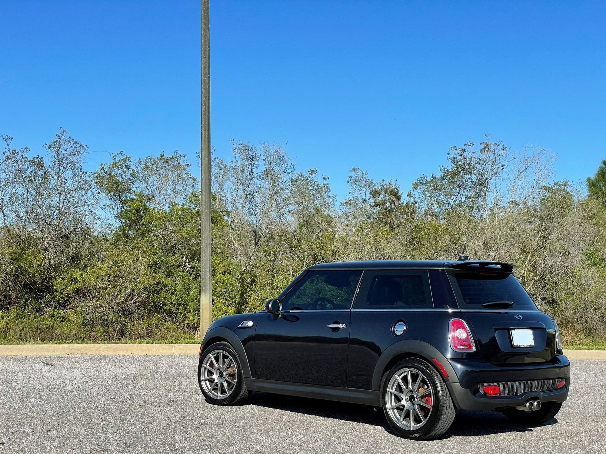 2007 Mini R56: "Mk II" Mini Hatch/Hardtop range - 2007 Mini Cooper S...Well Maintained - Used - VIN WMWMF73587TL86267 - 122,000 Miles - 4 cyl - 2WD - Manual - Hatchback - Black - Orlando, FL 32832, United States