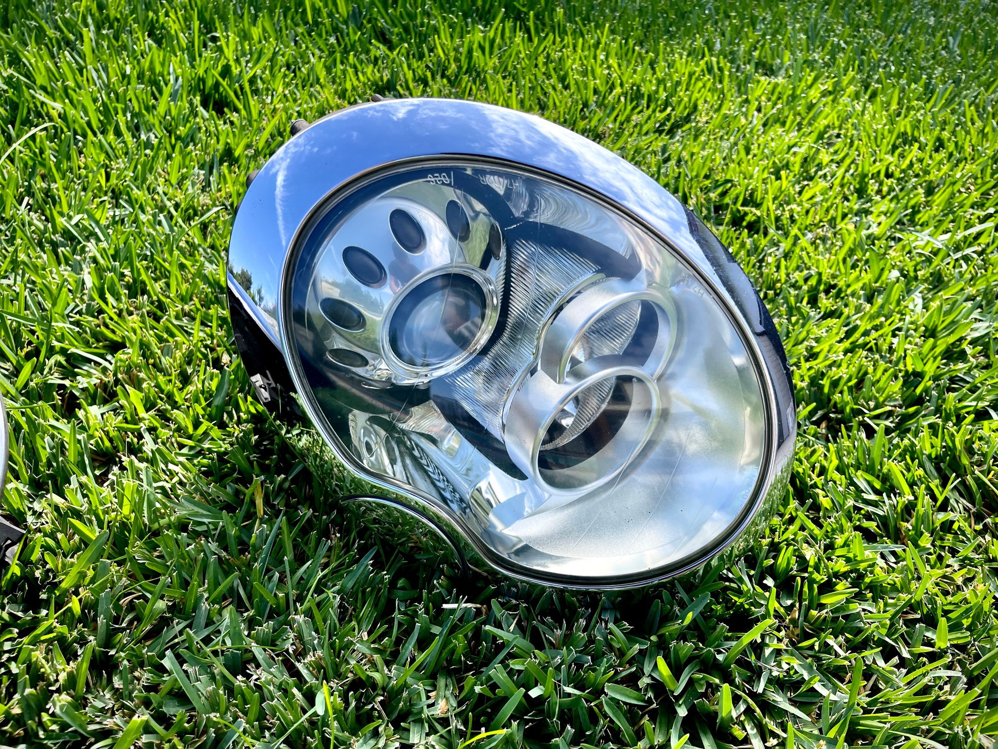Lights - OEM Facelift Xenon Headlights (1st Generation) - Used - 2002 to 2006 Mini Cooper - Los Angeles, CA 90001, United States