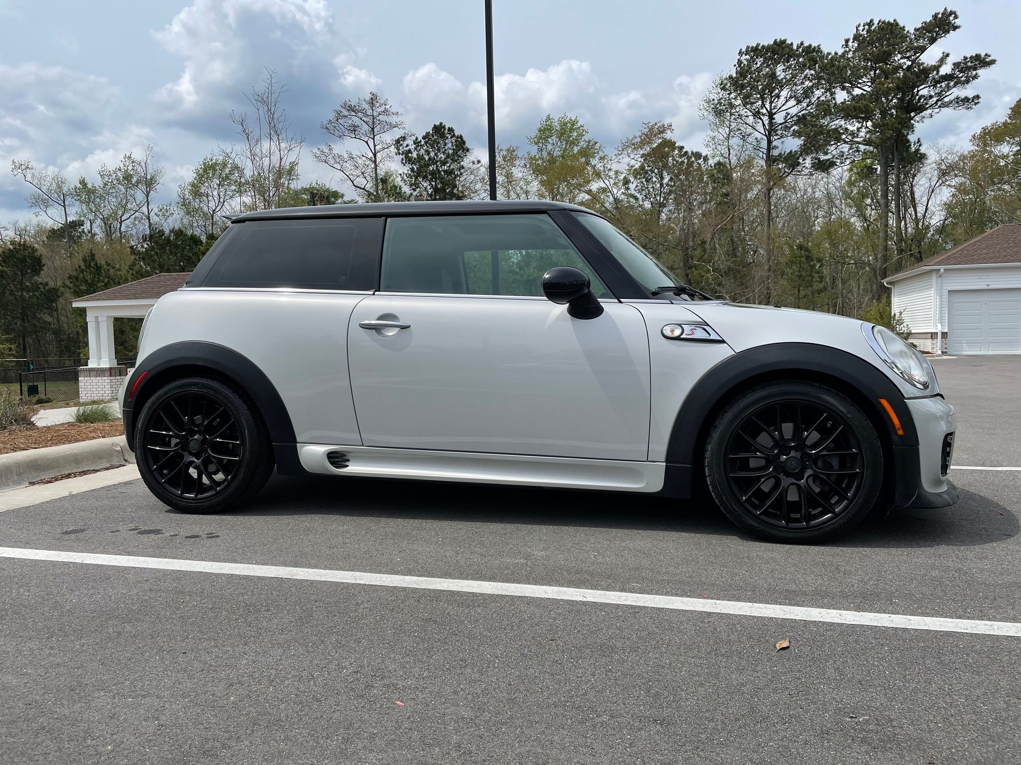 2012 Mini R56: "Mk II" Mini Hatch/Hardtop range - 2012 Mini Cooper S - Used - VIN WMWSV3C59CTY26218 - 105,300 Miles - 2 cyl - 2WD - Manual - Hatchback - Gray - Wilmington, NC 28411, United States