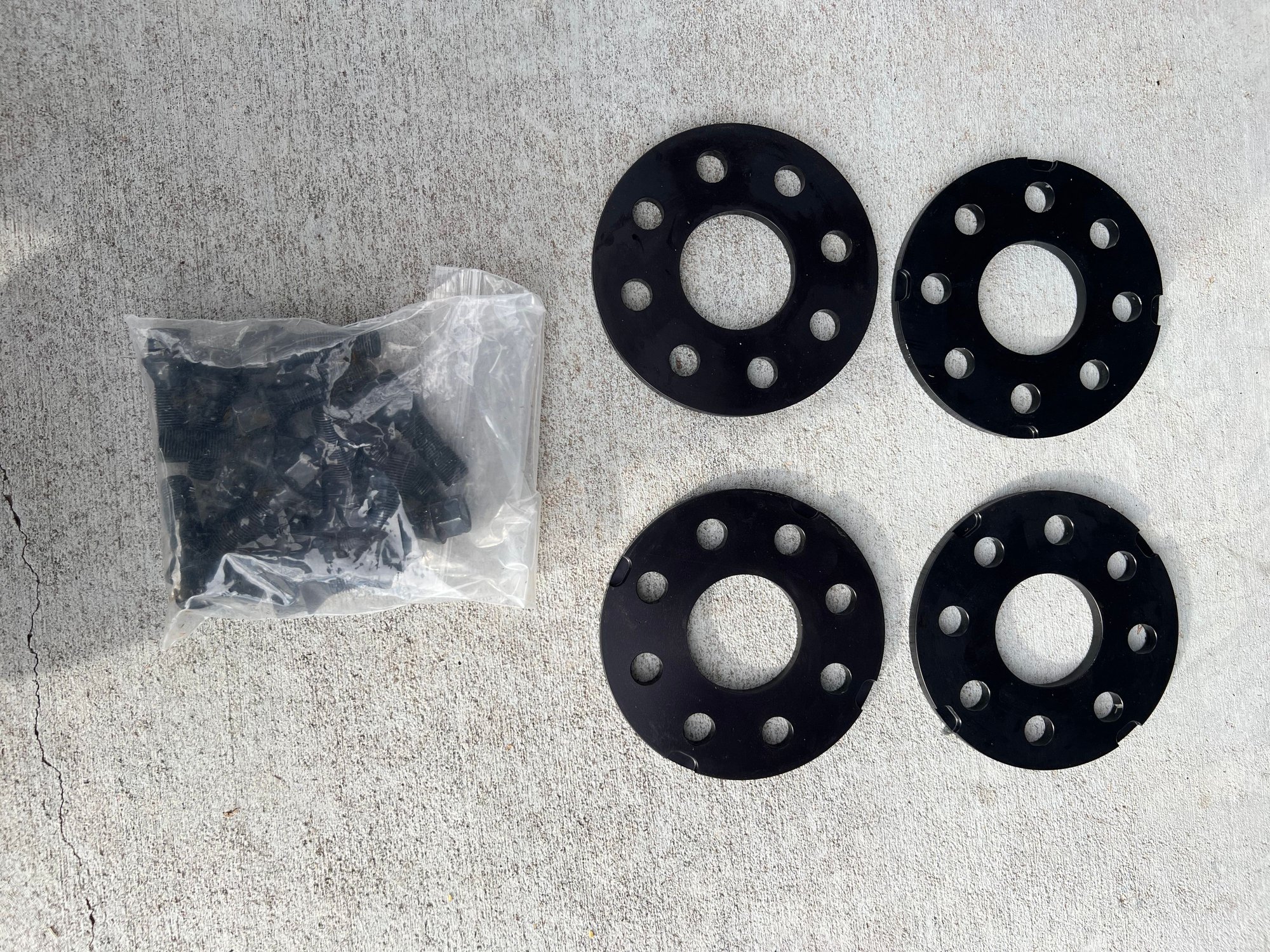 Wheels and Tires/Axles - Nearly new set of 8mm wheel spacers and 16 of the 14x1.25 36mm lug bolts. - Used - 2007 to 2013 Mini R56: "Mk II" Mini Hatch/Hardtop range - Derby, KS 67037, United States