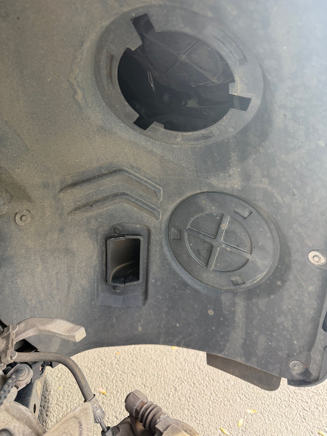 Inside look of liner before anything done. Note, missing cover. Lost it at dealer at one point, but could never find another one....