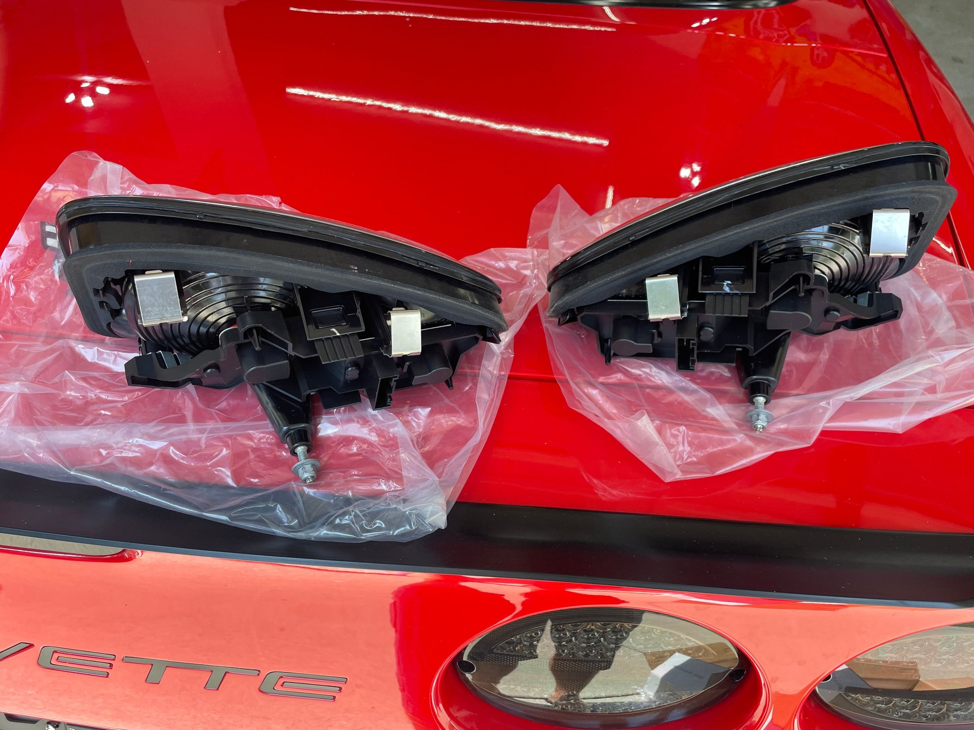 Exterior Body Parts - R53 (2005) OEM Tail lights - Used - 2003 to 2006 Mini Cooper - Cincinnati, OH 45245, United States