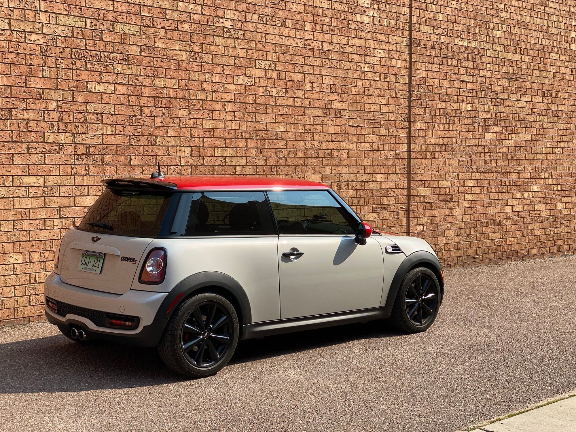 2013 Mini R56: "Mk II" Mini Hatch/Hardtop range - 2013 Mini Cooper S with JCW interior package, 6 speed manual - Used - VIN WMWSV3C57DT478176 - 4 cyl - 2WD - Manual - Hatchback - Silver - Colorado Springs, CO 80904, United States