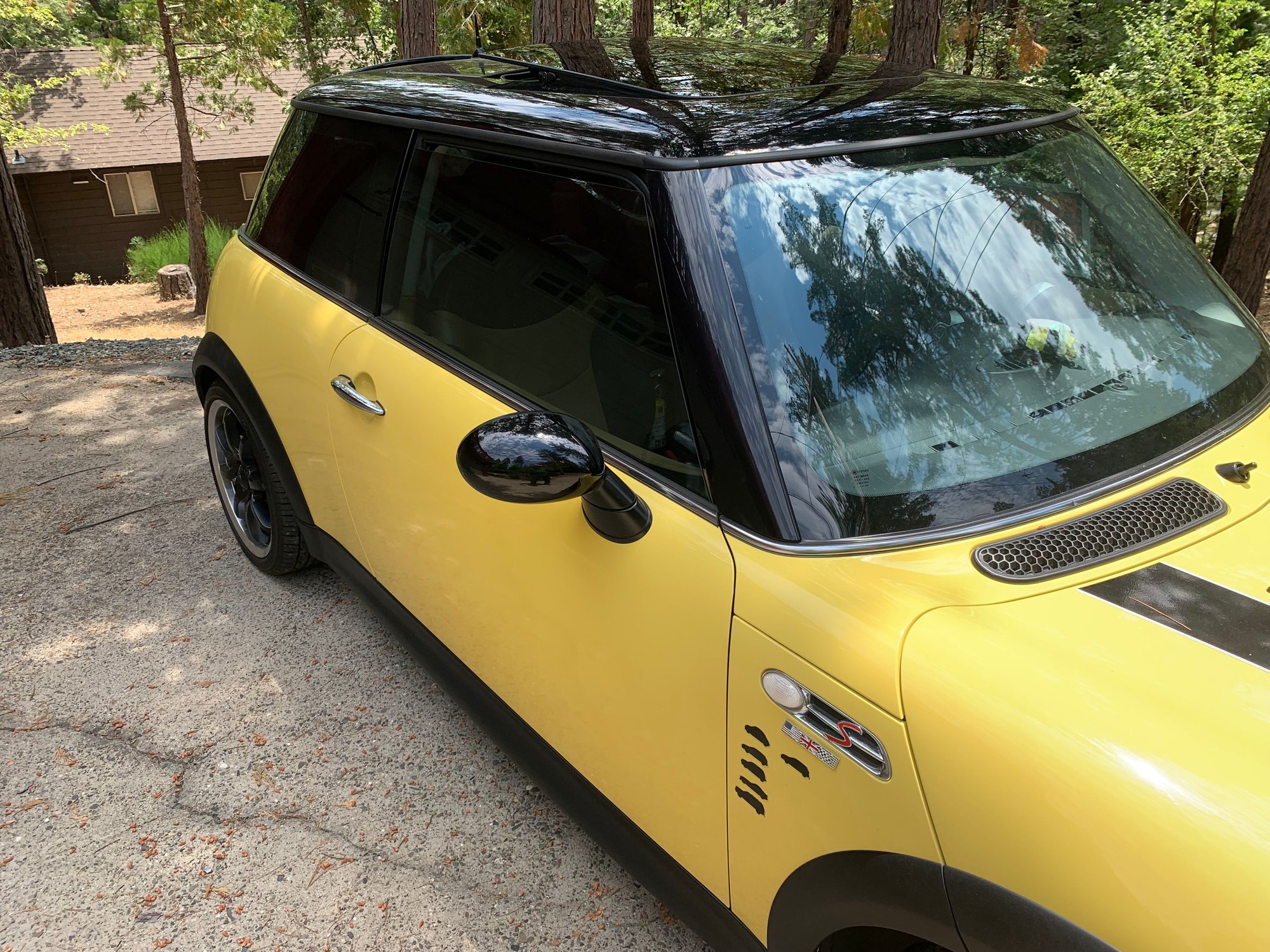 2004 Mini R53: "Mk I" Mini Cooper S - Premo 2004 Mini Cooper S.Coupe, Excelent condition, low miles - Used - VIN WMWRE33424TD8285 - 4 cyl - 2WD - Manual - Coupe - Yellow - Twain Harte, CA 95383, United States