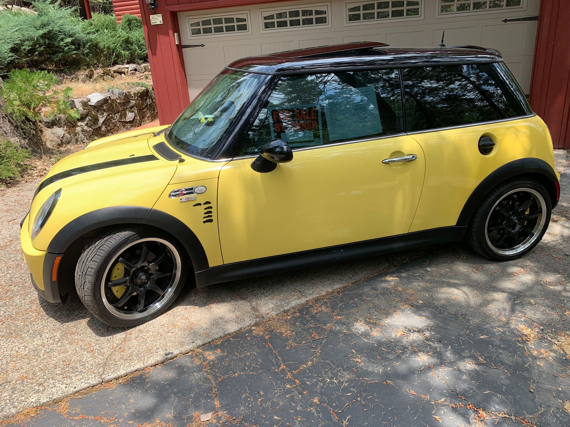 2004 Mini R53: "Mk I" Mini Cooper S - Premo 2004 Mini Cooper S.Coupe, Excelent condition, low miles - Used - VIN WMWRE33424TD8285 - 4 cyl - 2WD - Manual - Coupe - Yellow - Twain Harte, CA 95383, United States