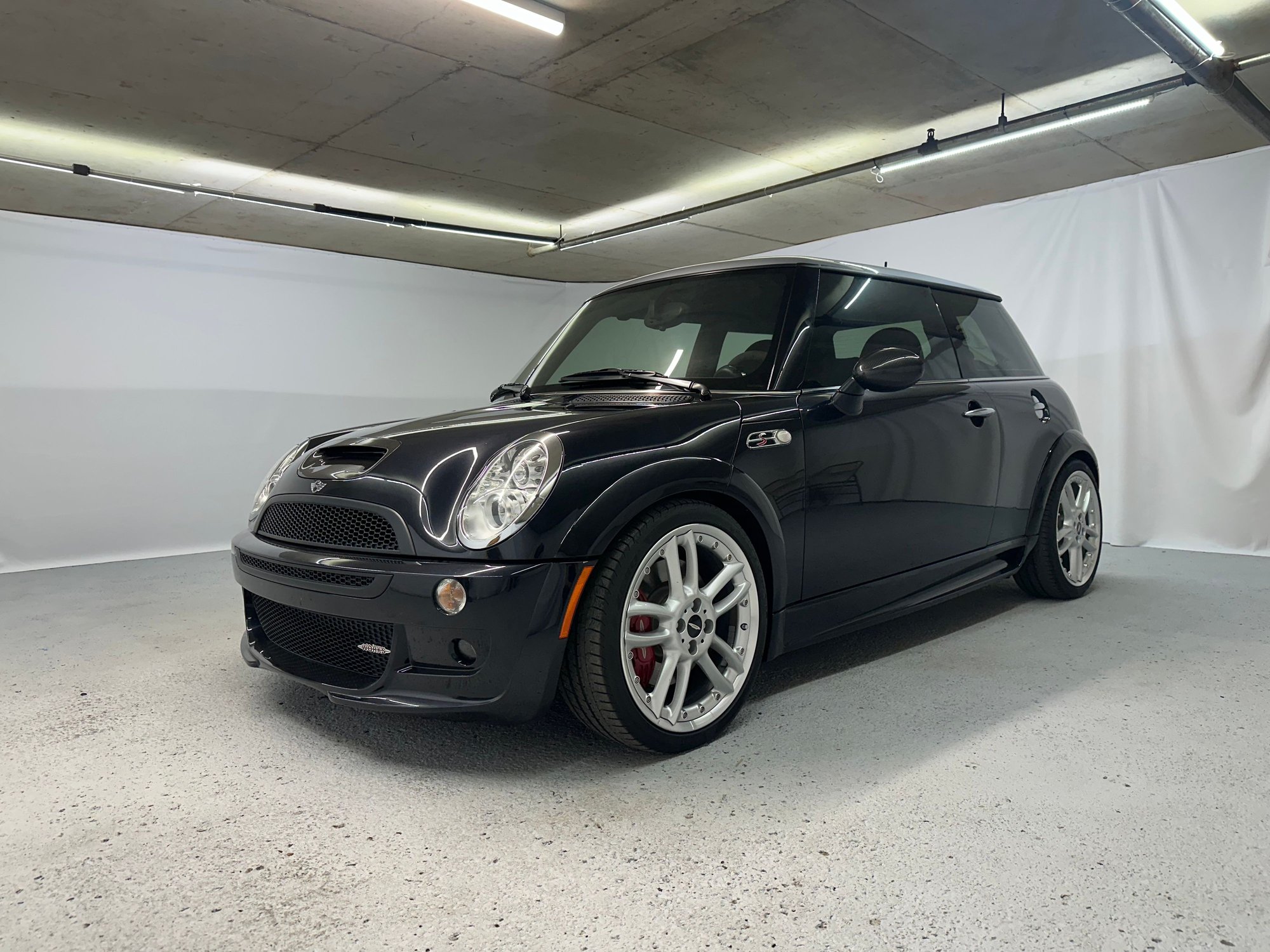 2006 Mini R53: "Mk I" Mini Cooper S - MINI R53 2006 Factory JCW Slicktop Checkmate - Used - VIN WMWRE33536TL21407 - 35,000 Miles - 4 cyl - 2WD - Manual - Hatchback - Black - Montreal, QC H2T2J2, Canada