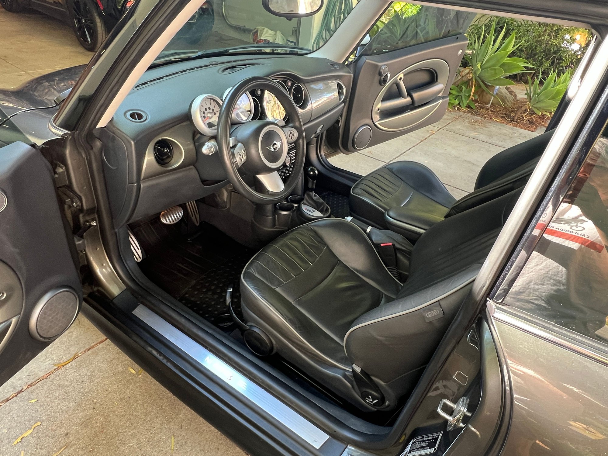 2006 Mini R53: "Mk I" Mini Cooper S - 2006 MINI Cooper S 30,640 miles - Used - VIN WMWRE33536TJ35513 - 30,640 Miles - 4 cyl - 2WD - Automatic - Hatchback - Gray - West Hills (los Angeles), CA 91304, United States