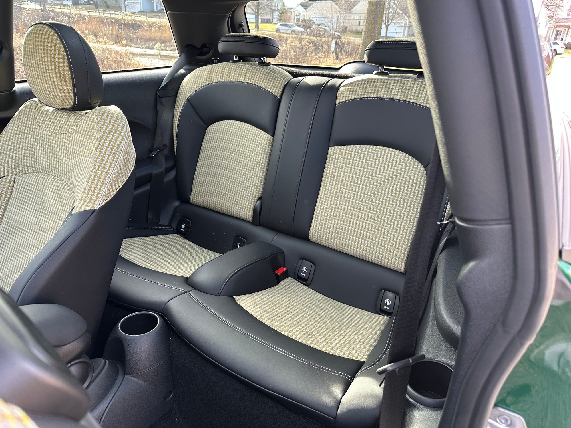 2024 Mini F56: Mini Hatch/Hardtop - 2024 Mini Cooper Hardtop 3-door 6spd - Green on Tan with Low Miles! - Used - VIN WMW33DH08R2U53099 - 12,900 Miles - 3 cyl - 2WD - Manual - Hatchback - Other - Madison, WI 53705, United States
