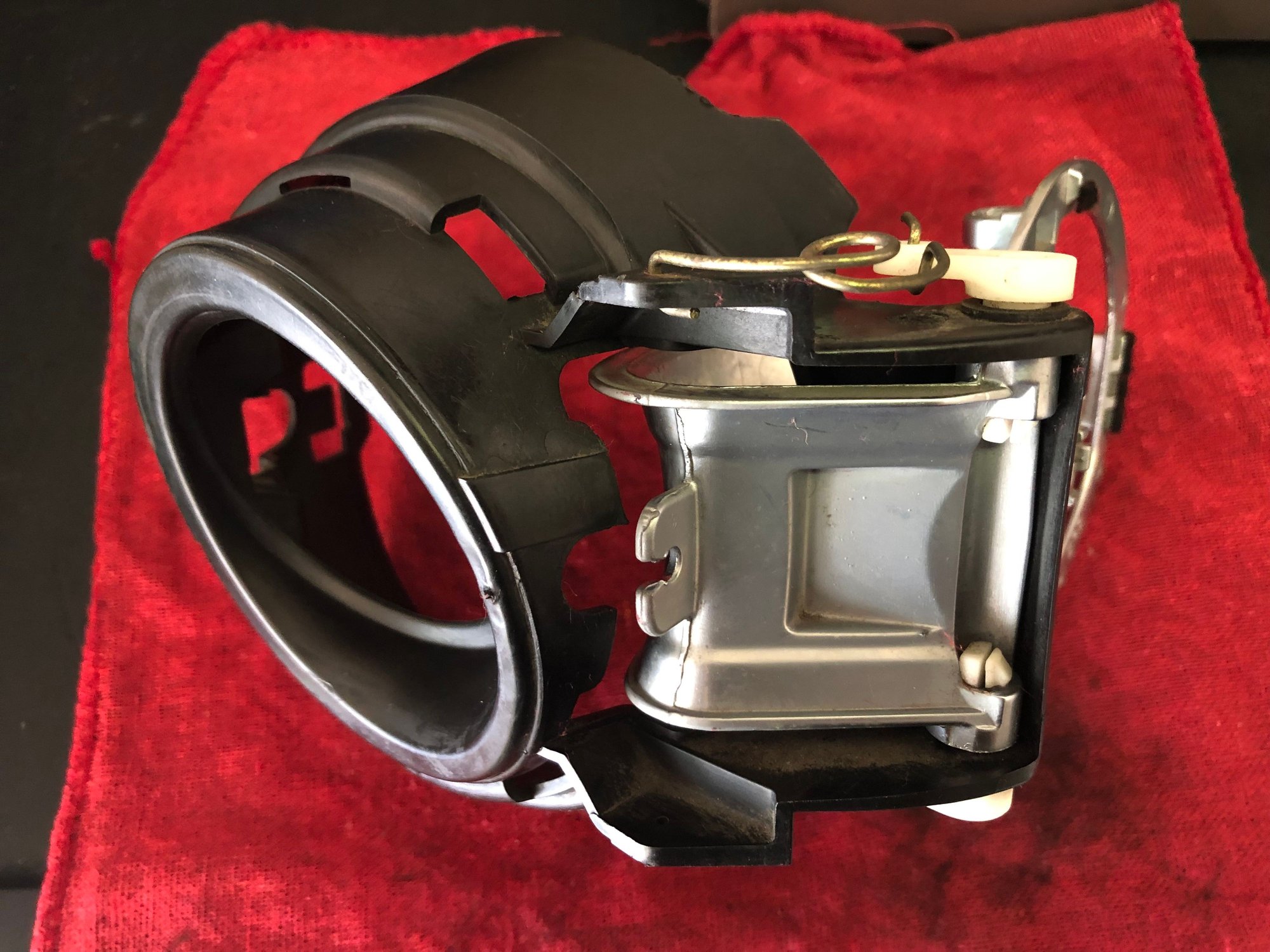 Exterior Body Parts - Gas cap hinge - Used - 2002 to 2006 Mini Cooper - Austin, TX 78738, United States