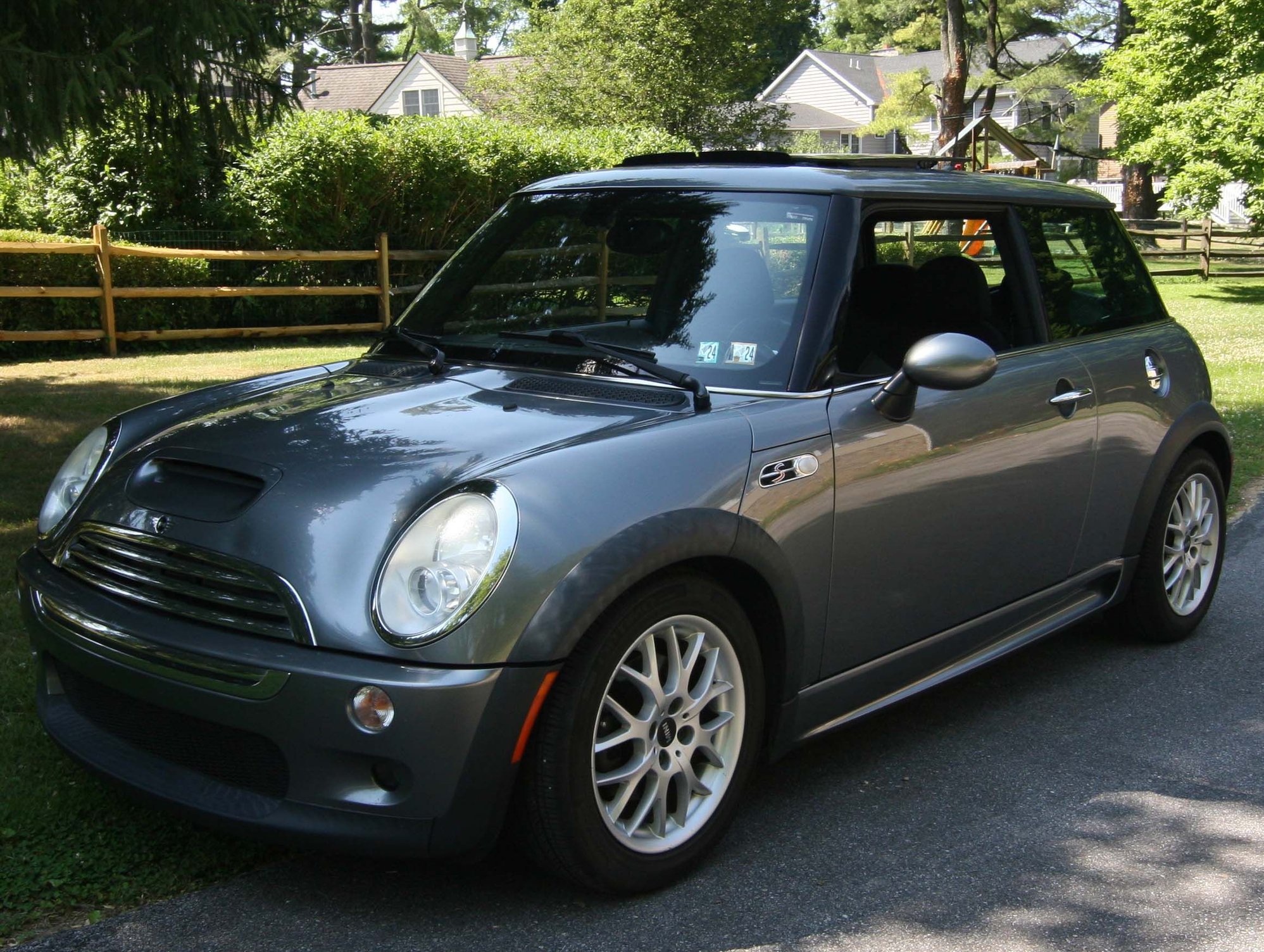 2005 Mini R53: "Mk I" Mini Cooper S - 2005 Mini Cooper S, R53 - Used - VIN WMWRE33405TD97935 - 113,445 Miles - Manual - Coupe - Gray - Phila Suburbs, PA 19087, United States