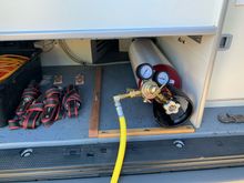 a swivel joint at the regulator