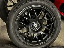 #04 - Wheel and Tire - Drag 17x7.5 et42 PDC 5x120 - w/ TPMS installed - Michelin Pilot Sport 4S - 225/55 ZR17 - Summer Tires