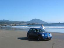 5628IMG 1645 MINI on Beach 7 Brian Standing