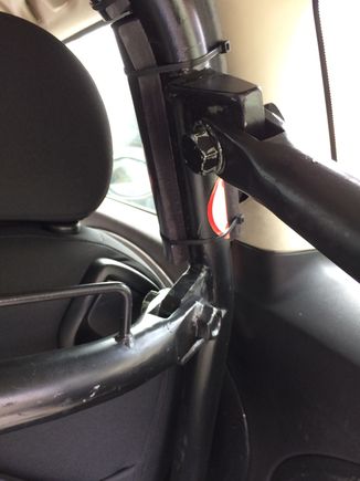 Rear brace, roll bar mount