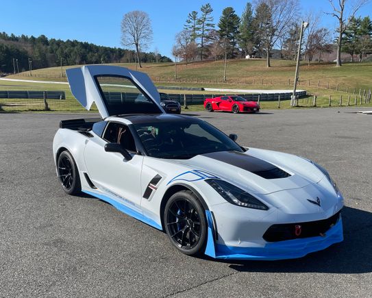 The livery was great on some Corvettes (blue painter’s tape exclude)