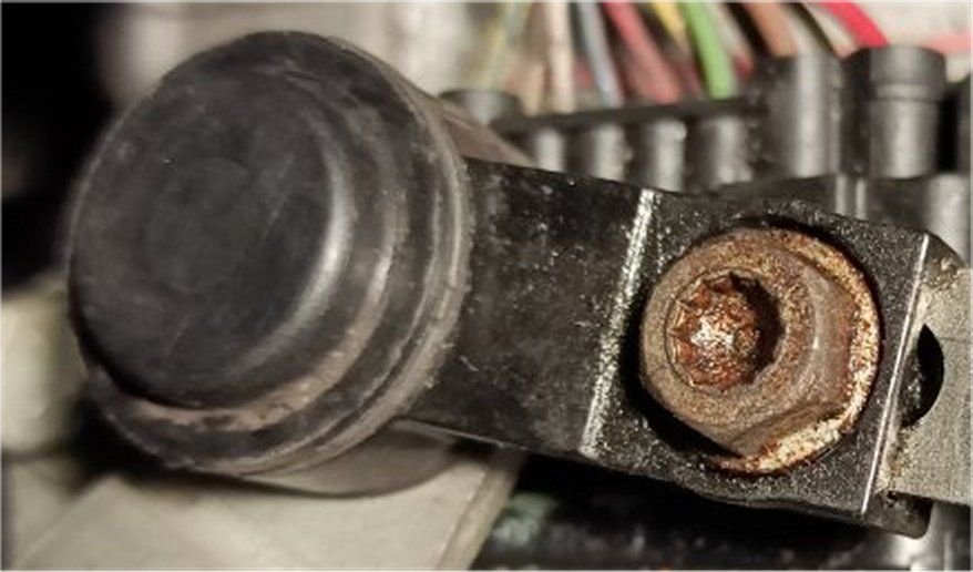 bolts to the end of the cable at the transmission.