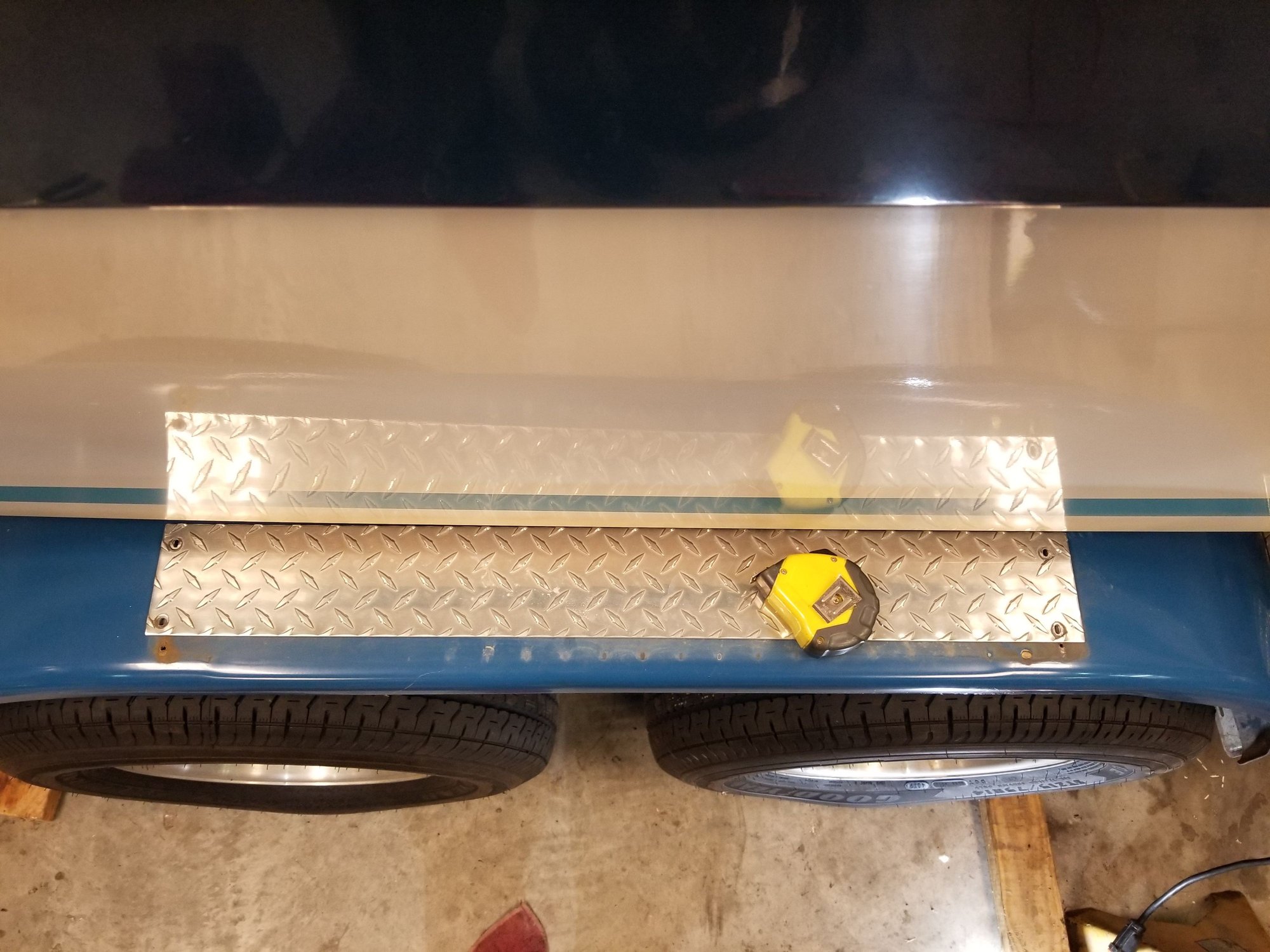 What is minimum clearance between tire and fender? Page 2