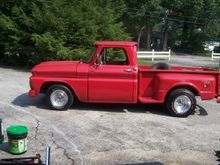 1966 stepside, 1963 T-Bird Posi rear, lowered in front, disc brakes, sway bars.