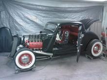 34 Ford, yeah it's gotta Hemi!