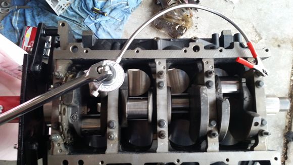 No pictures of it all lubed up but heres my handy dandy tourque angle gauge i pucked up for 25 bucks.