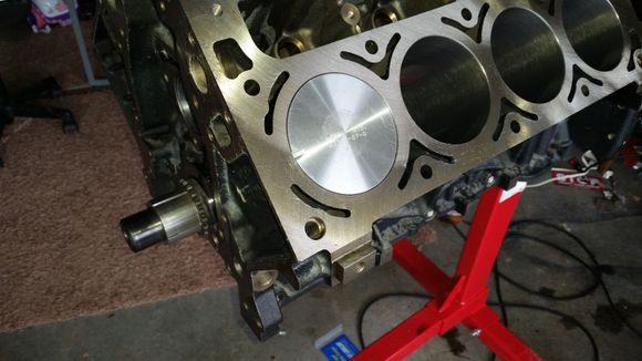 Number 1 at TDC, speedpro 4.8 flst top on 5.3 crank and rods. Sure looks good sitting in there.