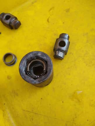 damaged stock trunnion and bearing