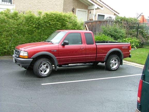 1999 4.0 4x4.  the 4 ranger I have owned  I also had a 1998 same color and model.