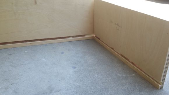 the floor of the box will be 1/2" birch plywood, so I've got 1/2" dados, 3/8" deep on the sides and the front for support and to help keep it square.