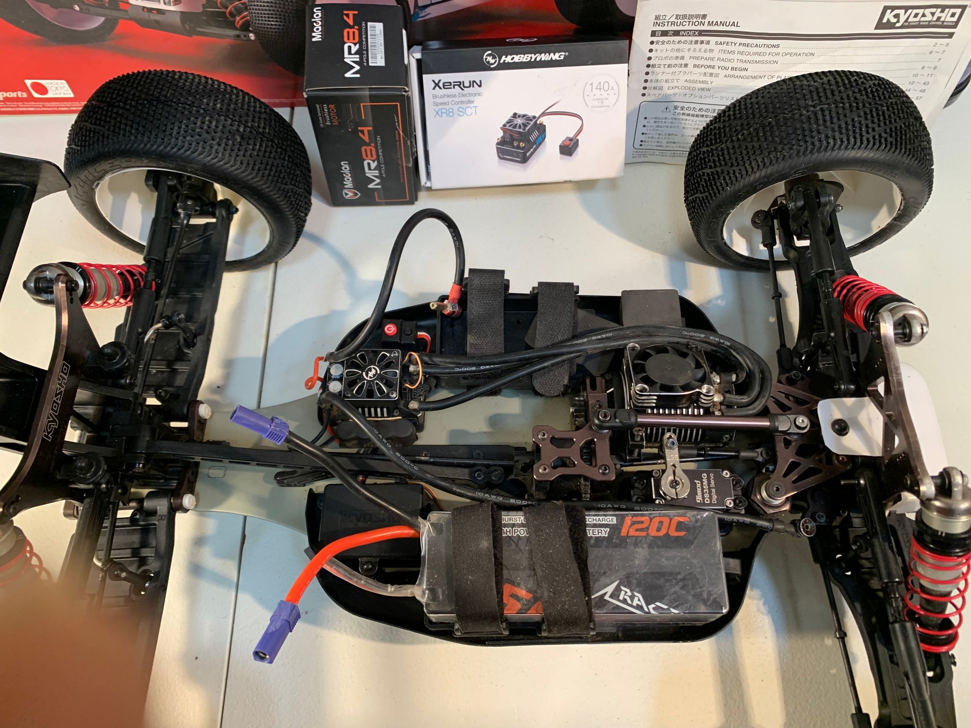 Support d'amortisseur carbone arrière + accessoires MP10T/Te KYOSHO
