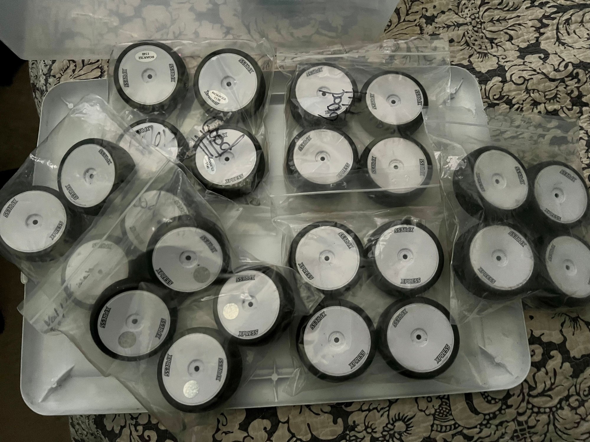 For sale 6 sets of premount TC tires Xpress 40’s v3 40.00 shipped for