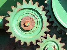 The middle medium size gear is the idler.