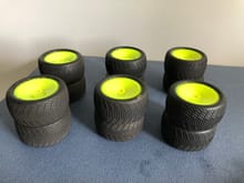 5 sets have 1 run 

1 set has 3 runs 

JC yellow wheels  like new 