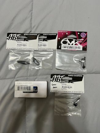 Servo horns and battery